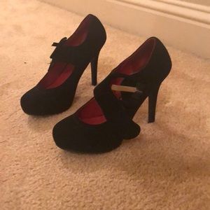 Black Buckle pumps